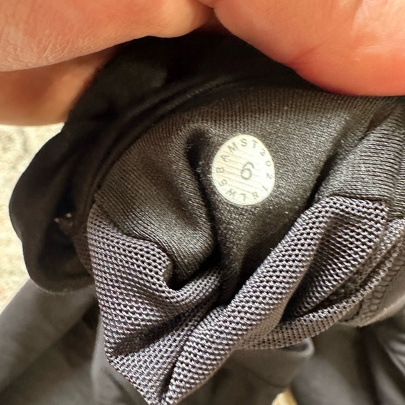 Lululemon pants - Picture 4 of 4